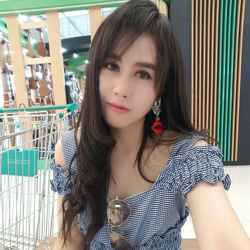 beautiful thai bride