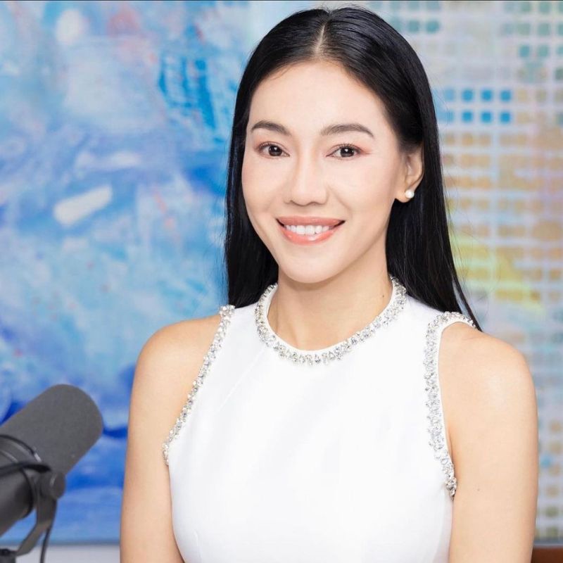 beautiful vietnamese bride