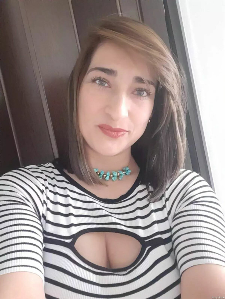 Angelica, 42