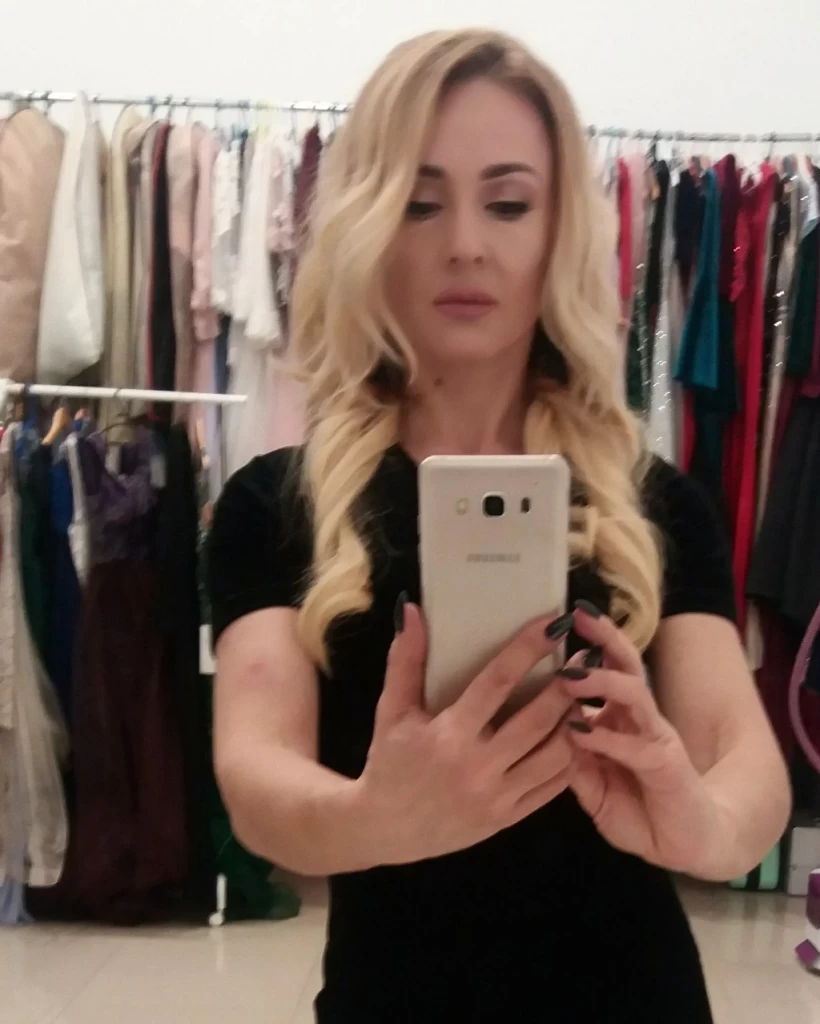 Viktoriya, 45