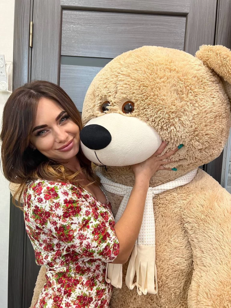 Iryna, 37