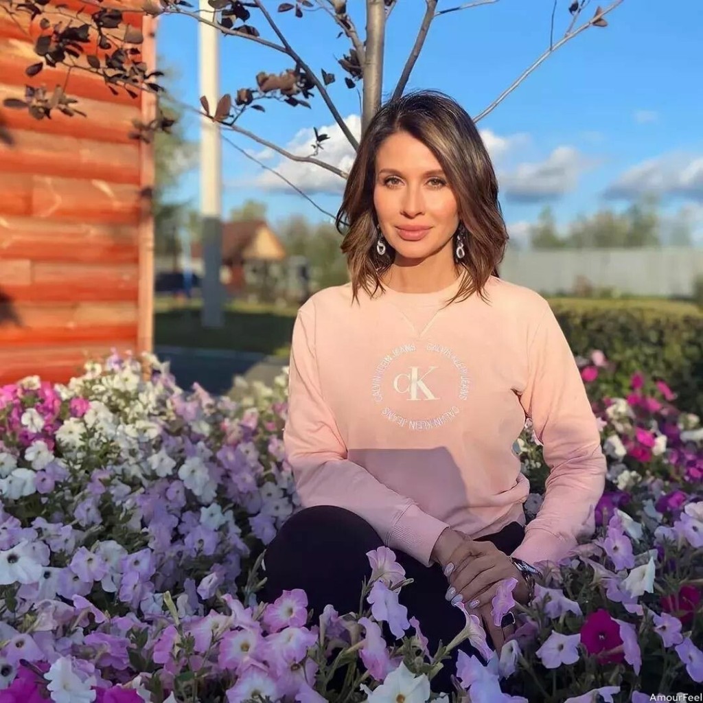 Yana, 50