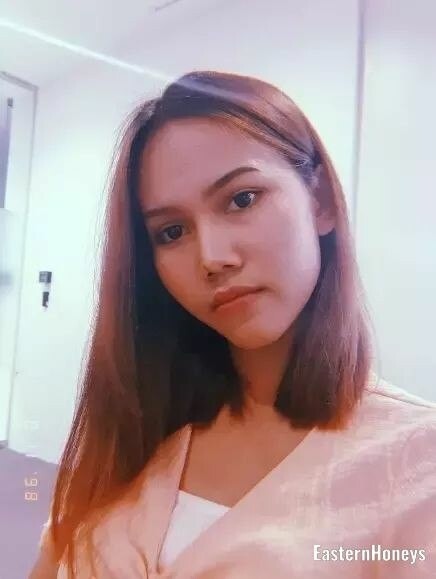 Natalia, 25