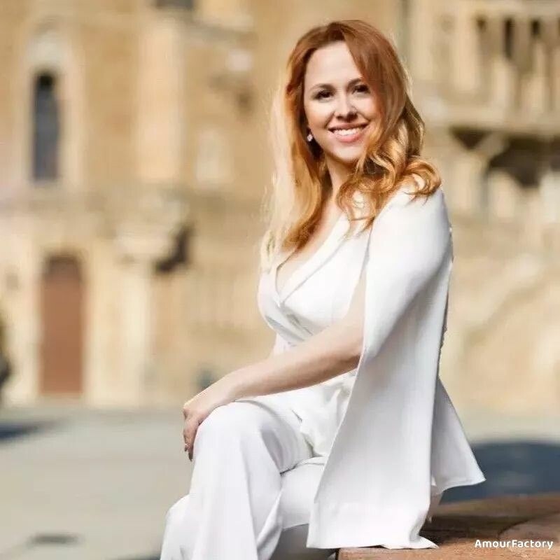 Lilia, 30