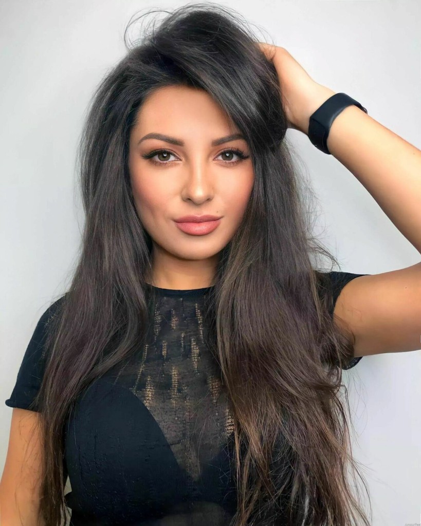Nadezhda, 32