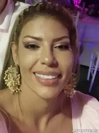 Valentina, 40