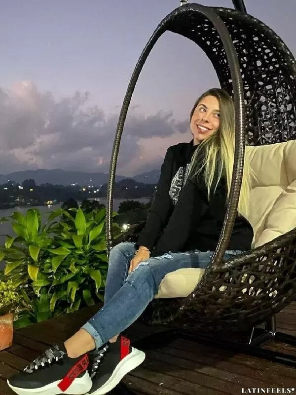 Linda, 22