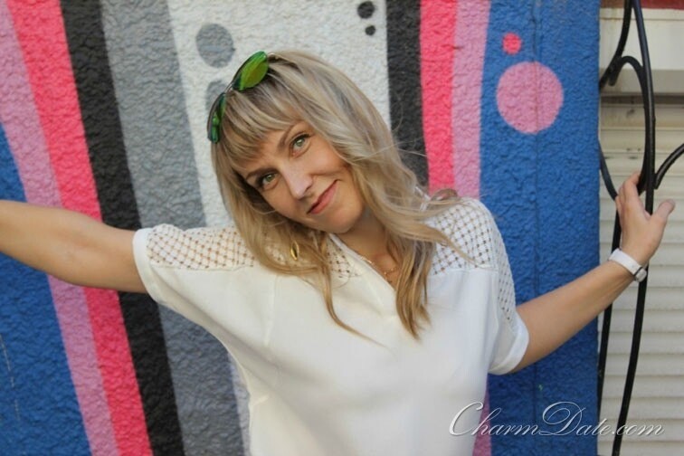 Alya, 42